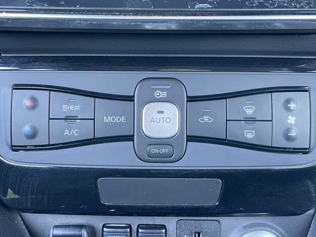 Nissan LEAF 2018-01 182246-15