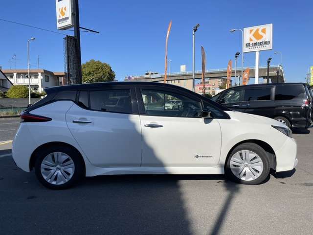 Nissan LEAF 2018-01 182246-5