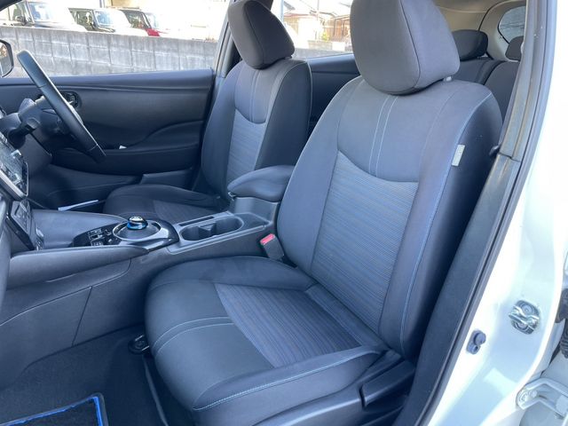 Nissan LEAF 2018-01 182246-17