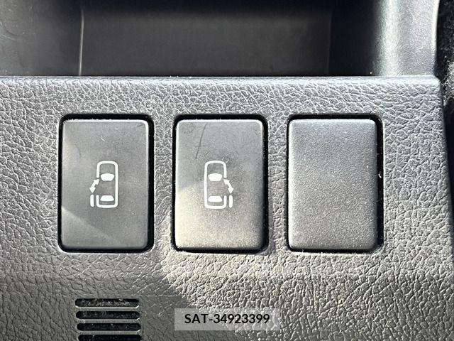 Toyota VOXY 2012-10 223882-15