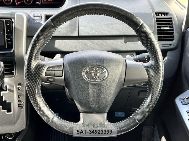 Toyota VOXY 2012-10 223882-18