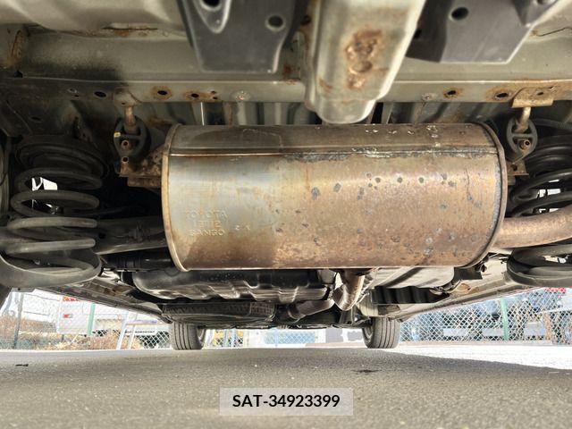 Toyota VOXY 2012-10 223882-5
