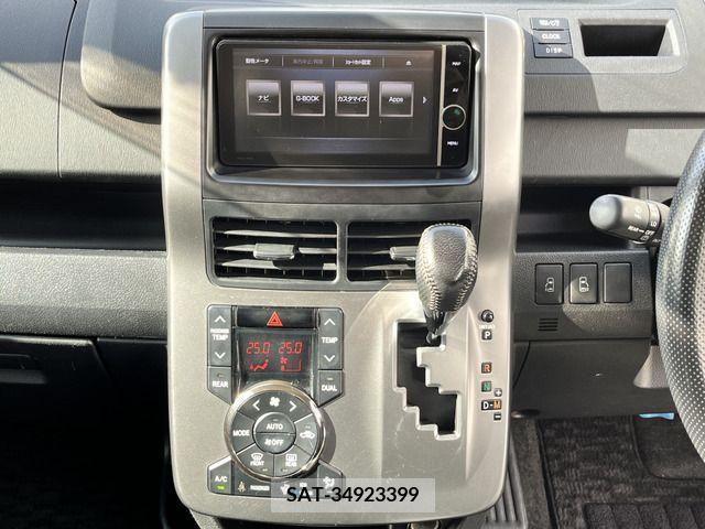 Toyota VOXY 2012-10 223882-9