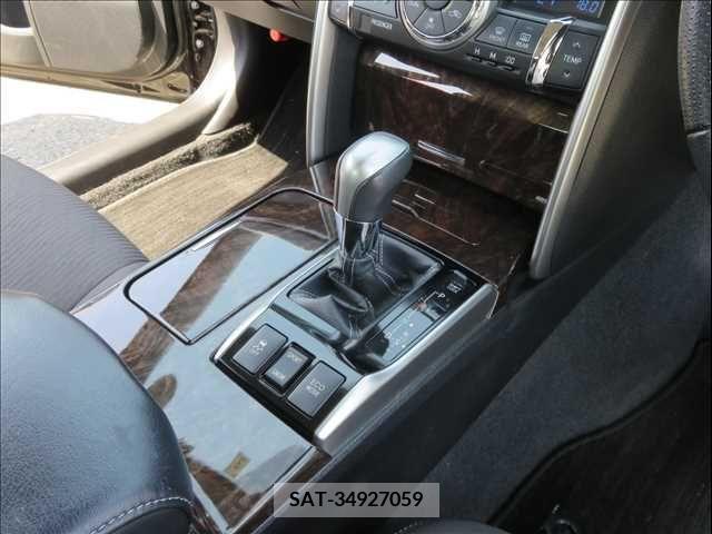 Toyota MARK X 2017-03 276313-11