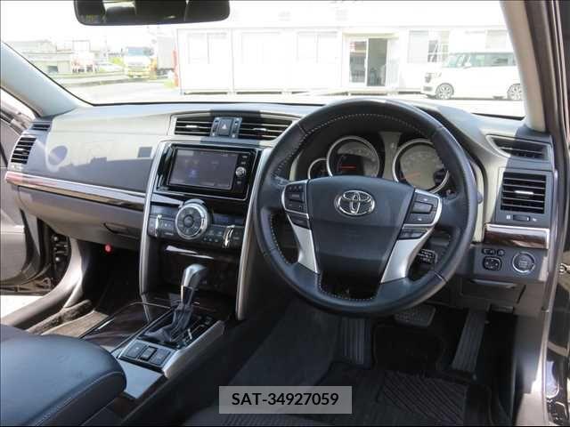 Toyota MARK X 2017-03 276313-1