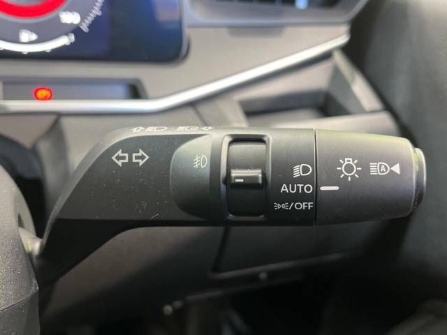 Nissan AURA 2023-06 189744-5