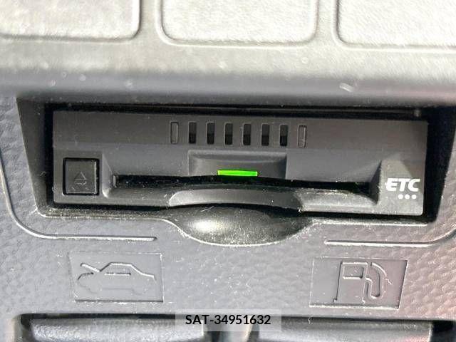Toyota TANK 2017-12 379393-7