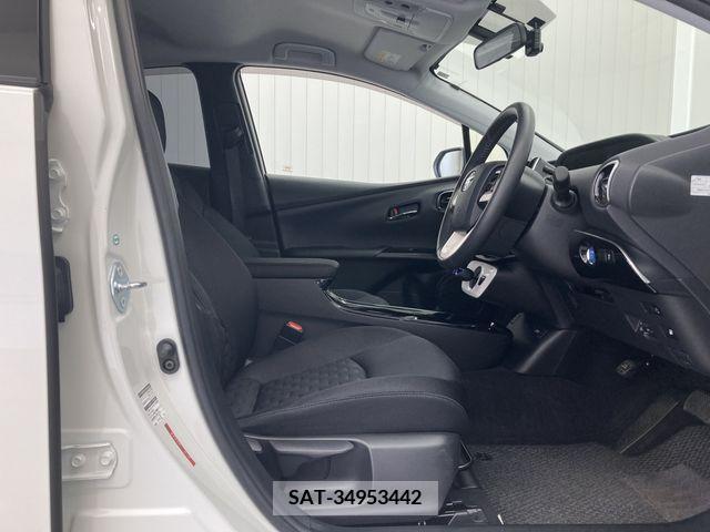 Toyota PRIUS PHV 2017-08 282552-4