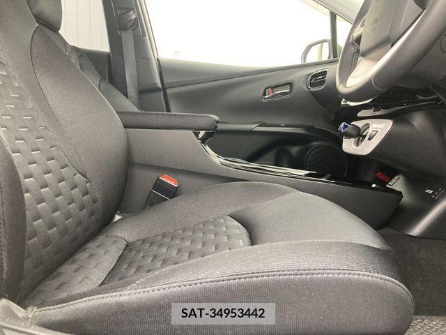 Toyota PRIUS PHV 2017-08 282552-5