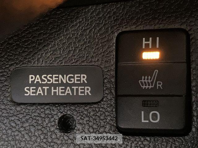 Toyota PRIUS PHV 2017-08 282552-14