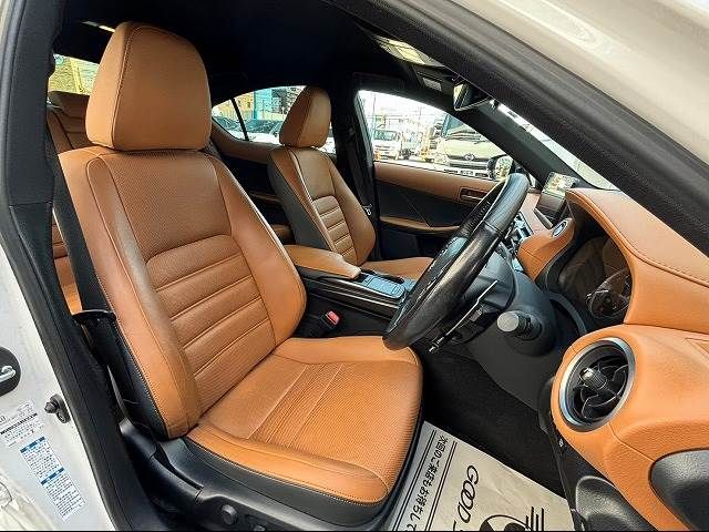 Lexus IS 2021-01 26651-4
