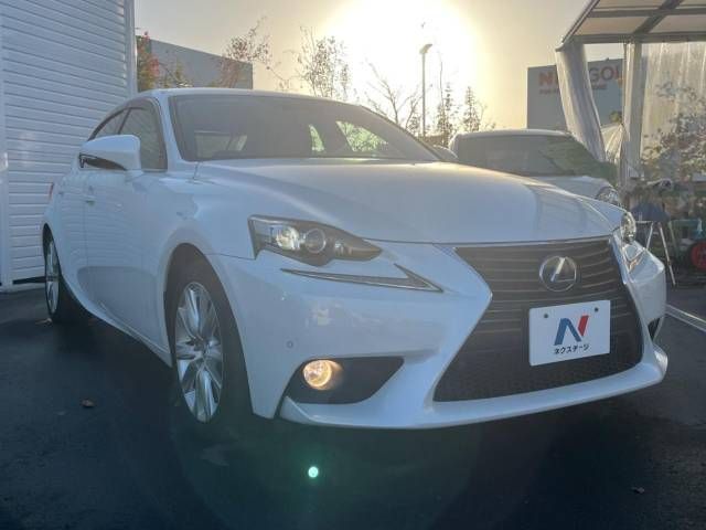 Lexus IS 2014-02 27433-16