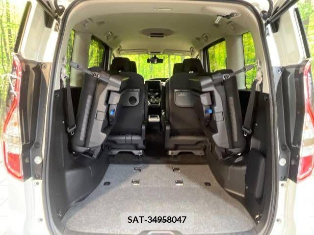 Nissan SERENA 2022-11 284244-13