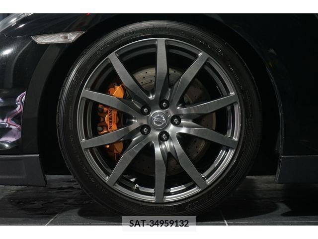 Nissan GT-R 2011-02 219527-10