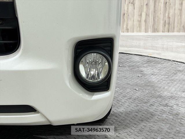 Toyota HIACE VAN 2019-05 233639-11