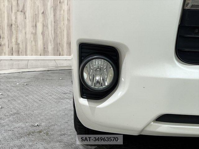 Toyota HIACE VAN 2019-05 233639-10
