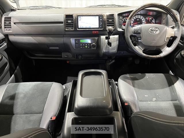 Toyota HIACE VAN 2019-05 233639-18