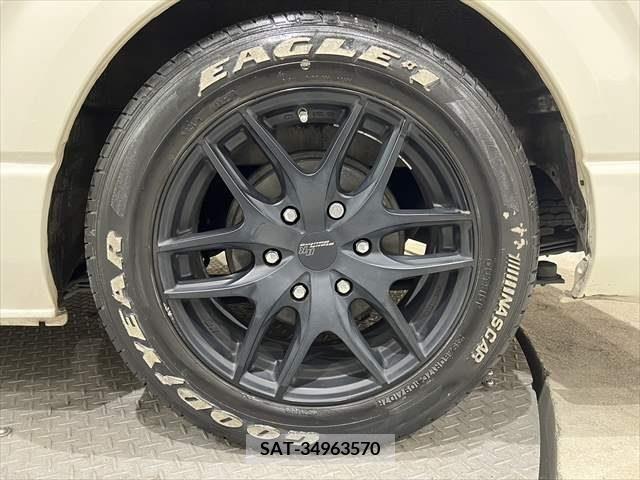 Toyota HIACE VAN 2019-05 233639-15