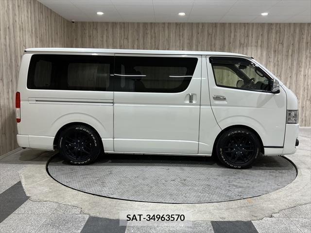 Toyota HIACE VAN 2019-05 233639-3