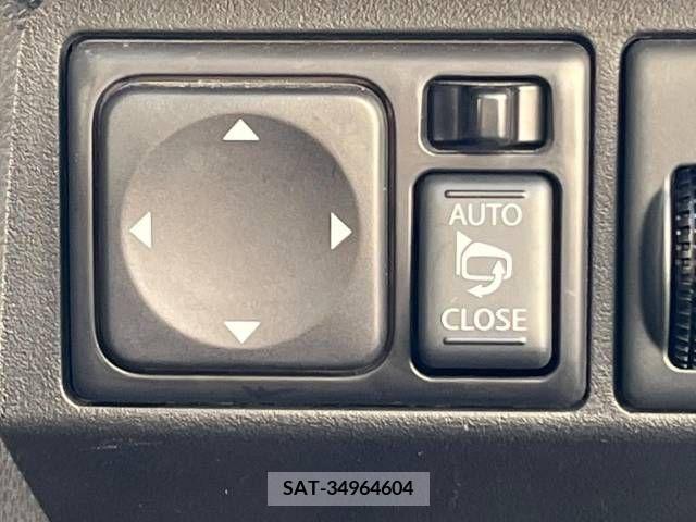 Nissan JUKE 2014-04 320448-6