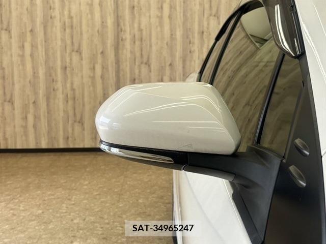 Toyota PRIUS 2019-10 282243-11