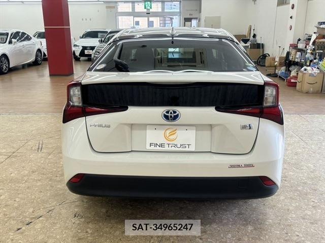 Toyota PRIUS 2019-10 282243-5