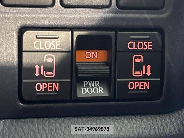 Toyota VOXY 2015-10 289092-2