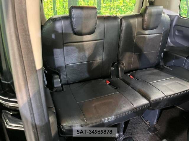Toyota VOXY 2015-10 289092-10
