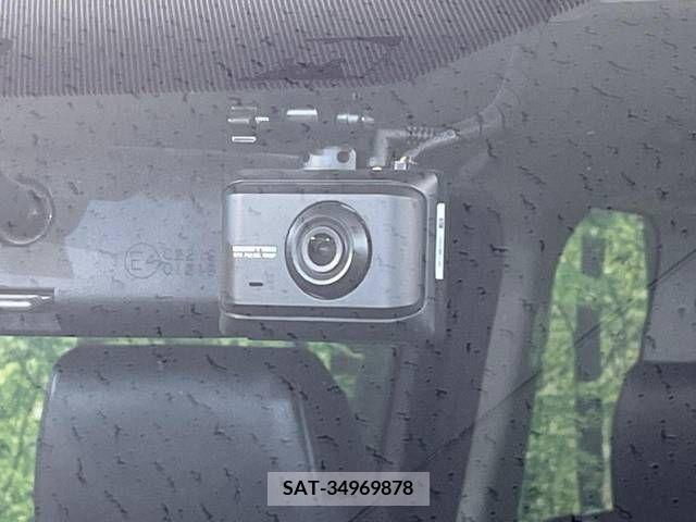 Toyota VOXY 2015-10 289092-6