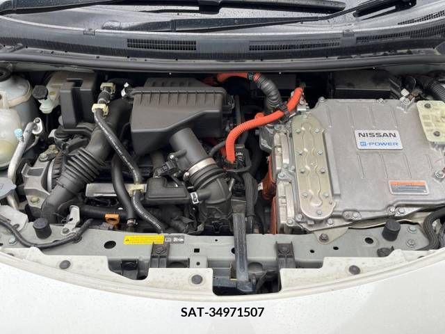 Nissan NOTE 2019-04 305480-17