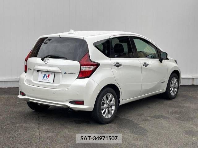 Nissan NOTE 2019-04 305480-16