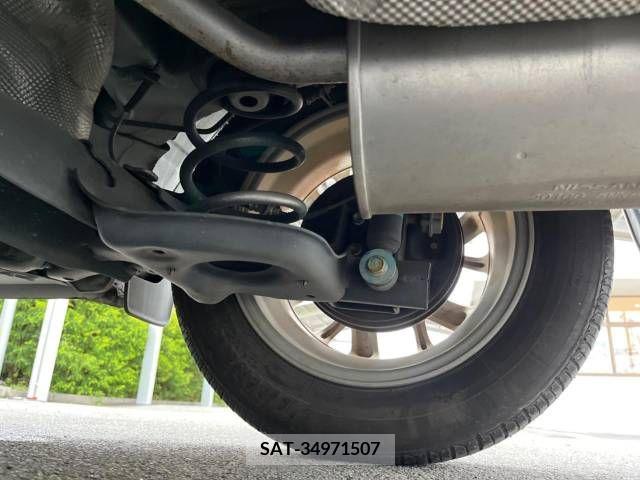 Nissan NOTE 2019-04 305480-19