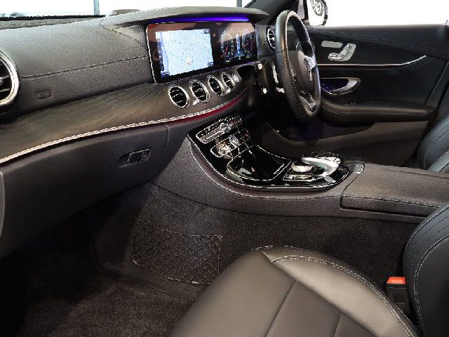 Mercedes Benz E-CLASS 2018-09 14499-1