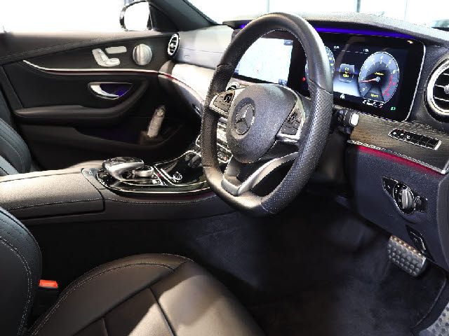 Mercedes Benz E-CLASS 2018-09 14499-11