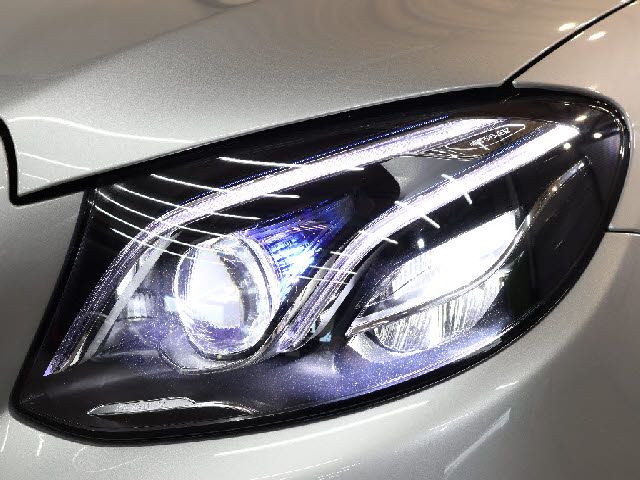 Mercedes Benz E-CLASS 2018-09 14499-19