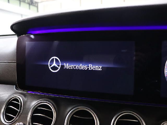Mercedes Benz E-CLASS 2018-09 14499-9