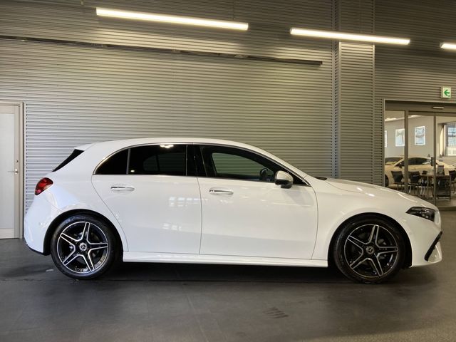 Mercedes Benz A-CLASS 2023-04 28836-2