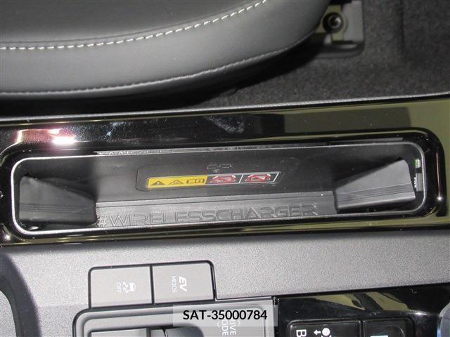 Toyota PRIUS 2024-02 246236-12