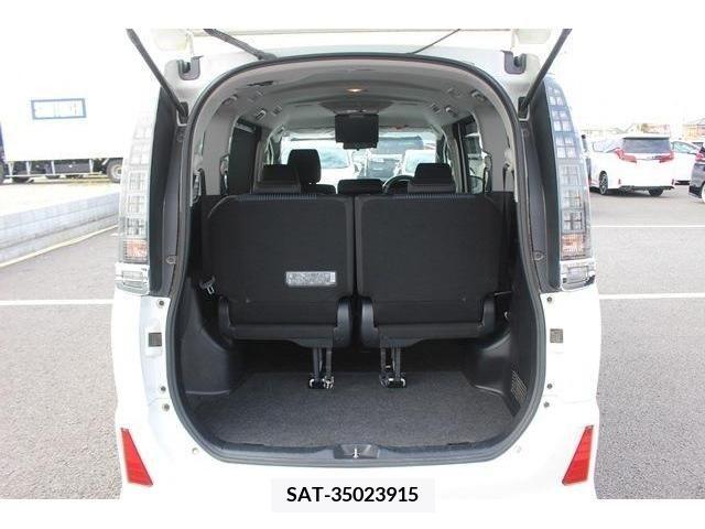 Toyota VOXY 2016-06 352874-17