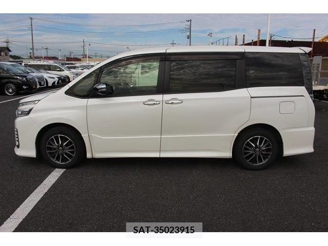 Toyota VOXY 2016-06 352874-7