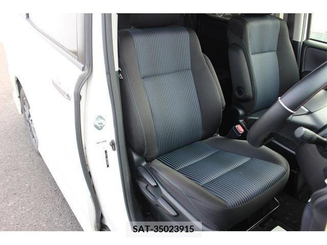Toyota VOXY 2016-06 352874-15