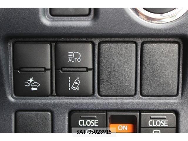 Toyota VOXY 2016-06 352874-4
