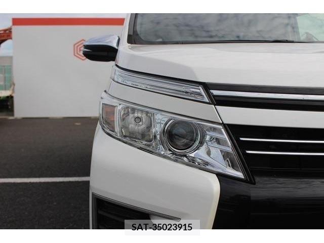 Toyota VOXY 2016-06 352874-11