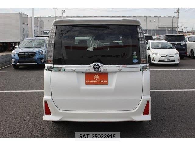 Toyota VOXY 2016-06 352874-8