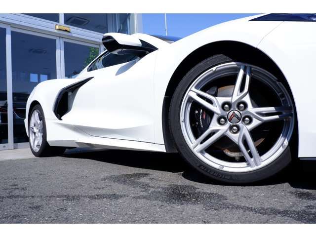 Chevrolet CORVETTE 2021-05 23565-18