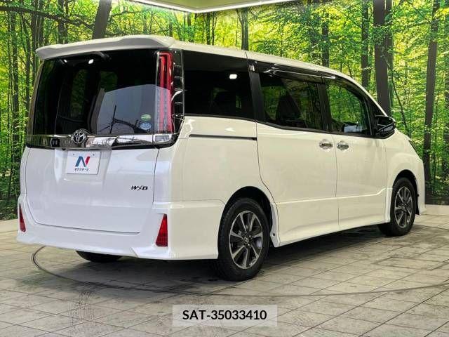 Toyota NOAH 2018-01 380155-18