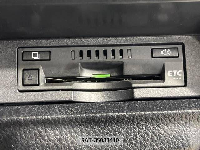 Toyota NOAH 2018-01 380155-6