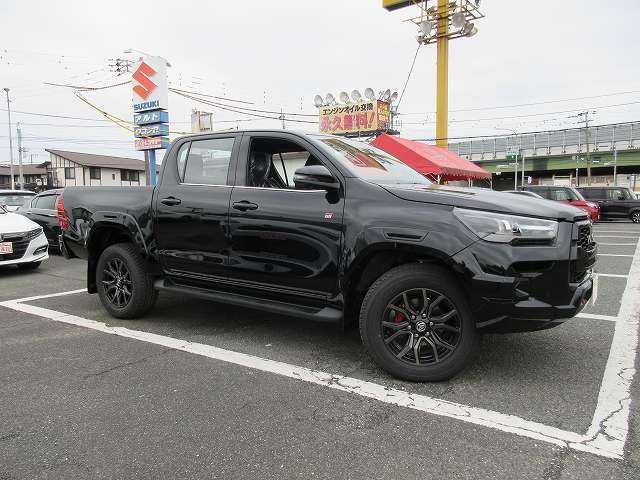 Toyota HILUX 2023-04 4285-17