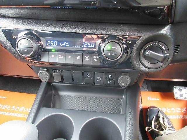 Toyota HILUX 2023-04 4285-6