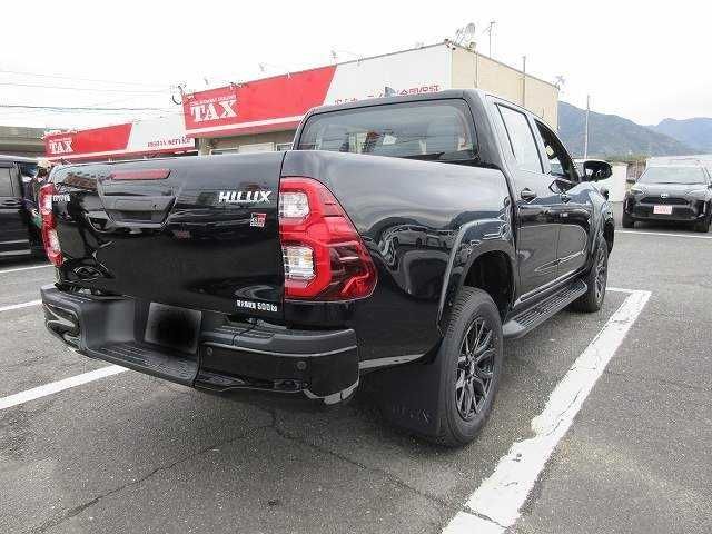 Toyota HILUX 2023-04 4285-2